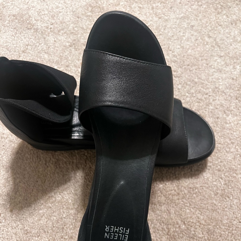 EILEEN FISHER BLACK WEDGE SANDALS Sz 7.5 - Picture 4 of 6